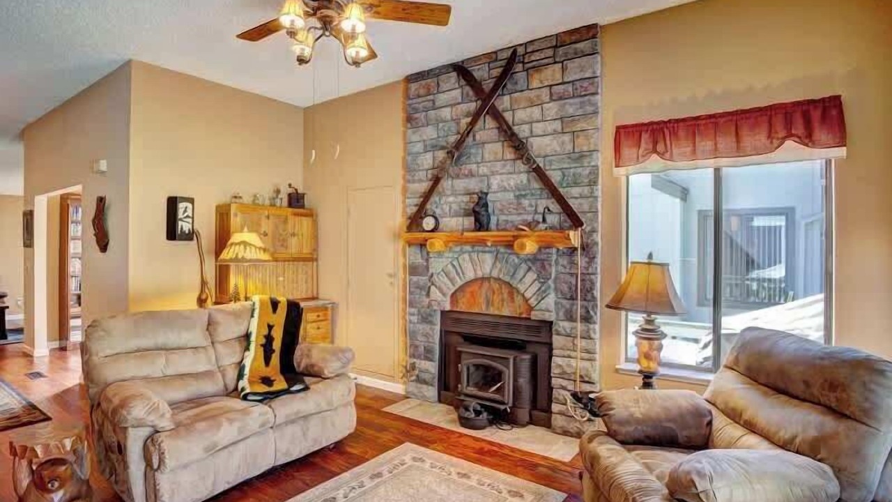 Photo of Bedroom in Plumas Eureka Estates
