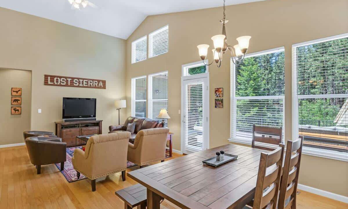 Photo of Bedroom in Plumas Eureka Estates