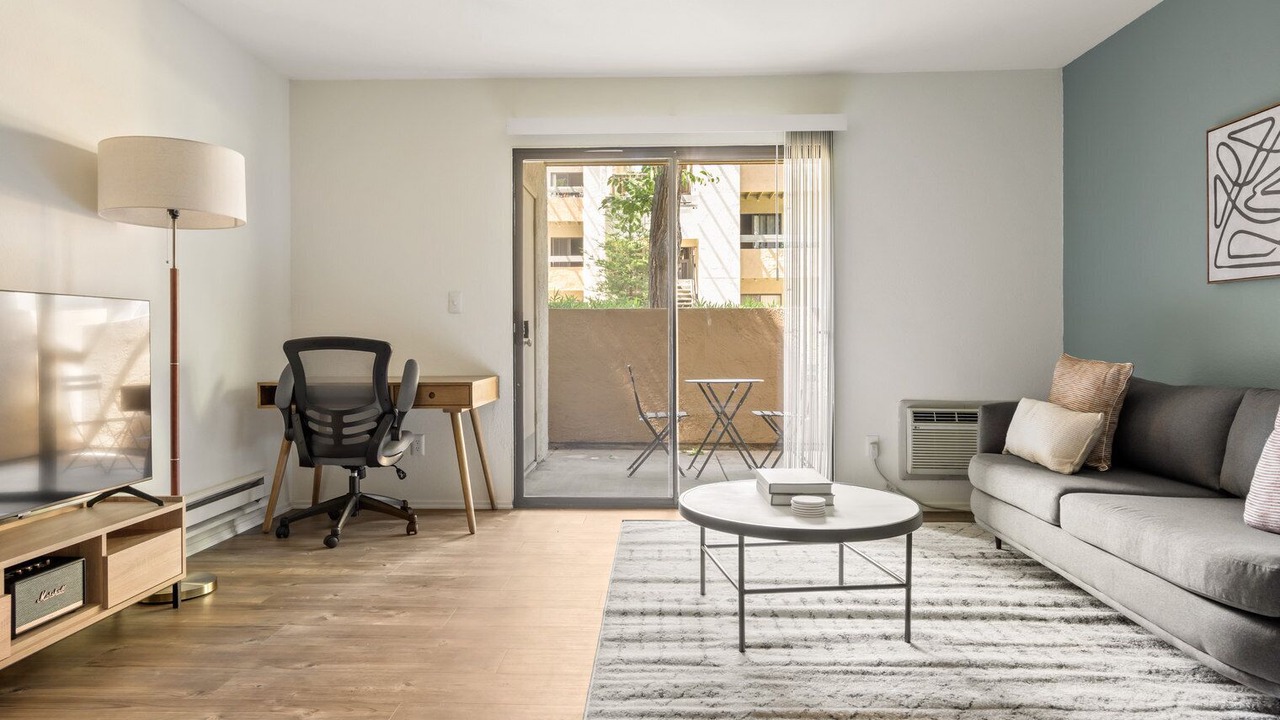 Photo of Livingroom in Shoreline West