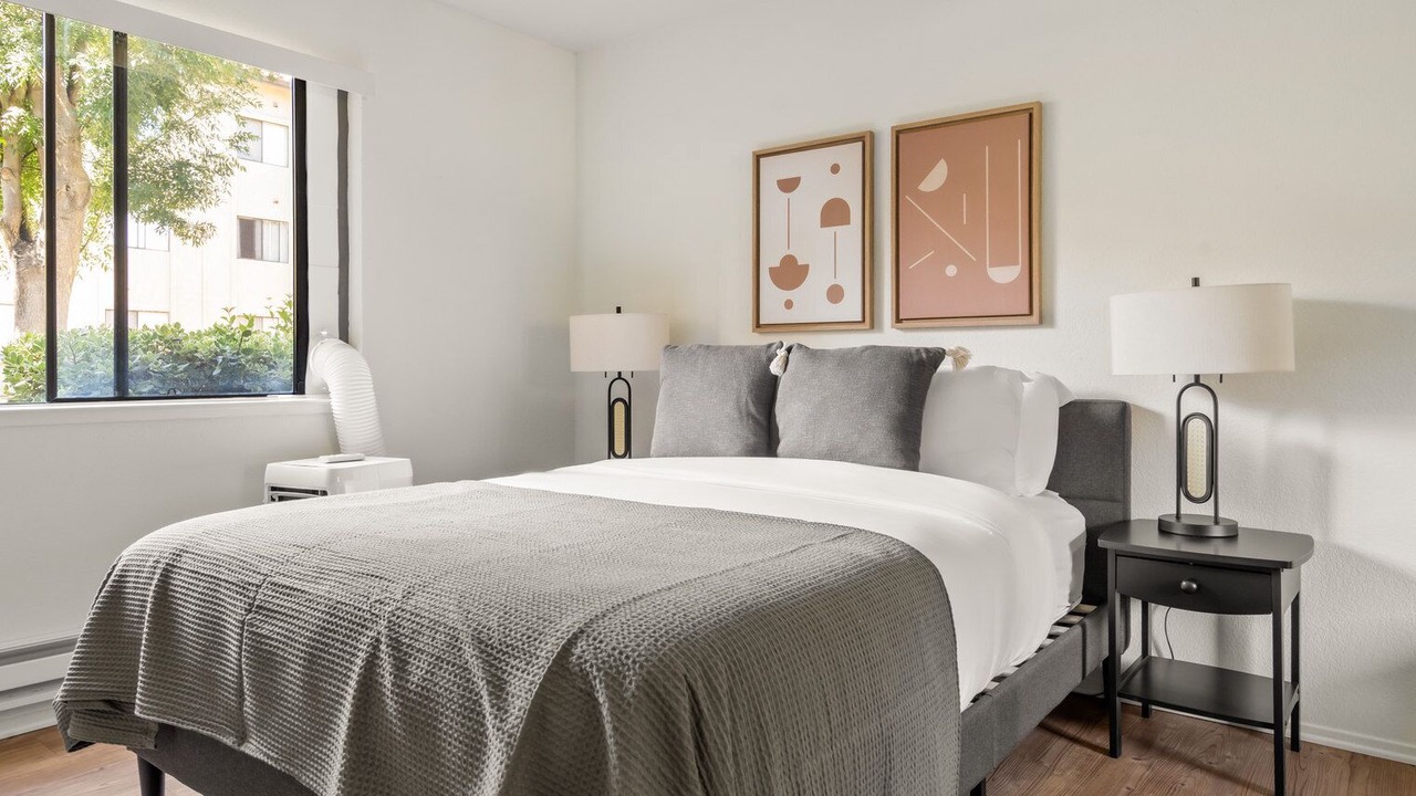 Photo of Bedroom in Shoreline West