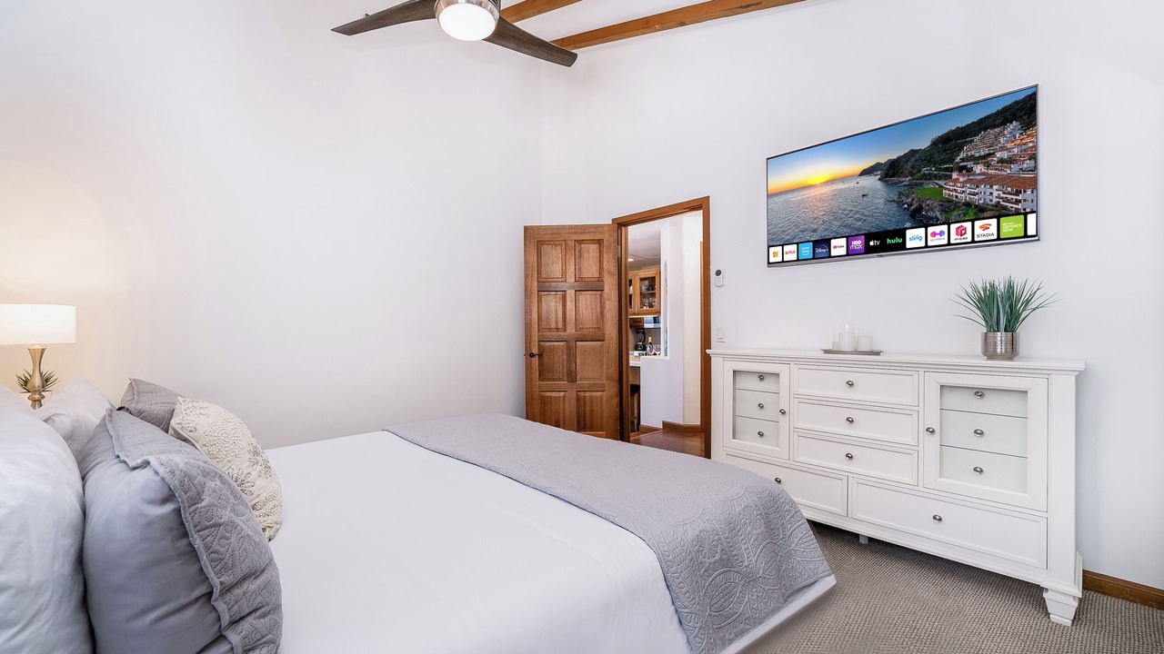 Photo of Bedroom in Avalon