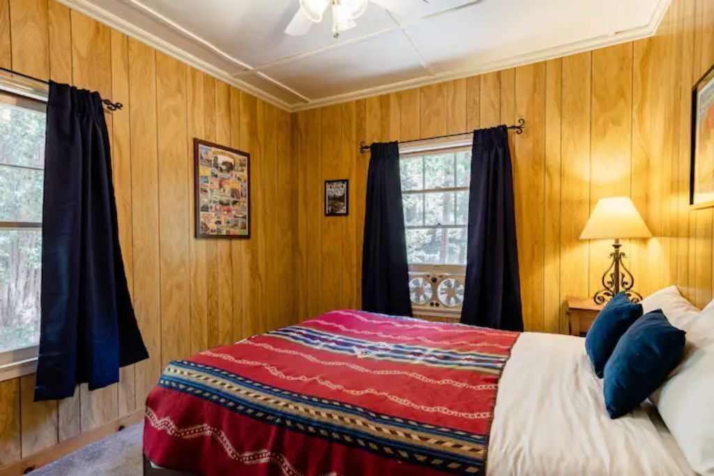 Photo of Bedroom in Idyllwild