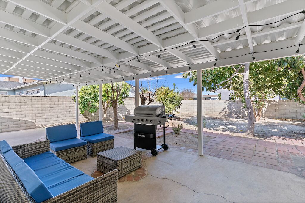 Photo of Patio Balcony in Midway City