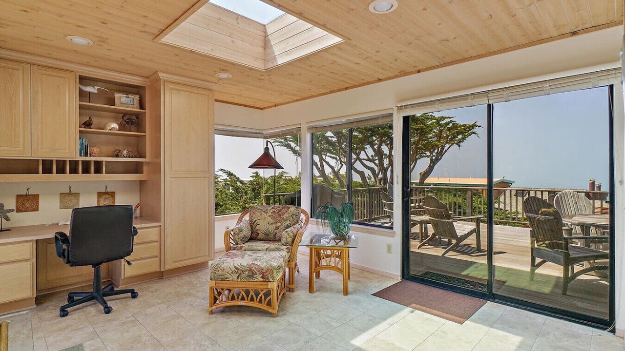 Photo of Livingroom in Marine Terrace