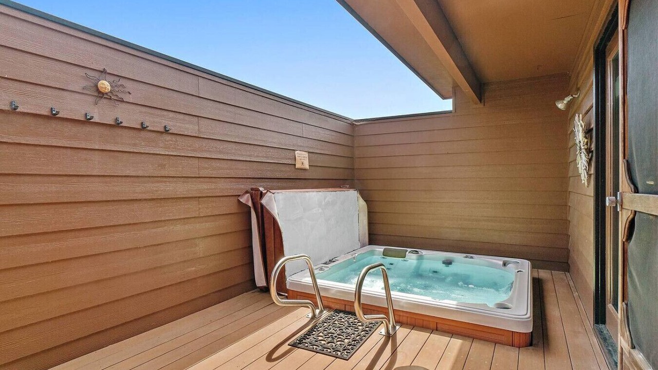 Photo of Patio Balcony in Marine Terrace