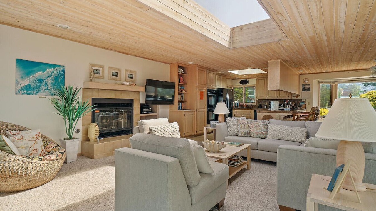 Photo of Livingroom in Marine Terrace