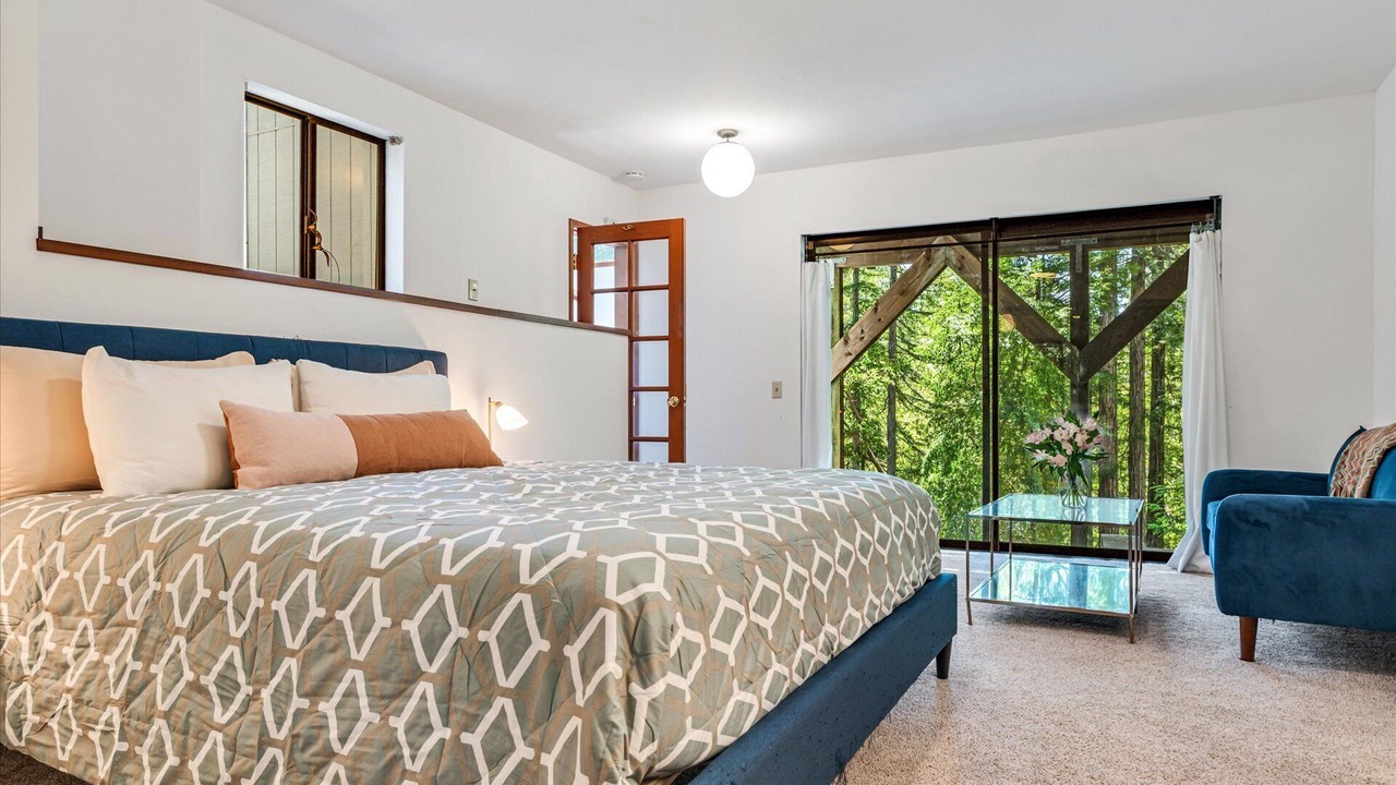 Photo of Bedroom in Guerneville