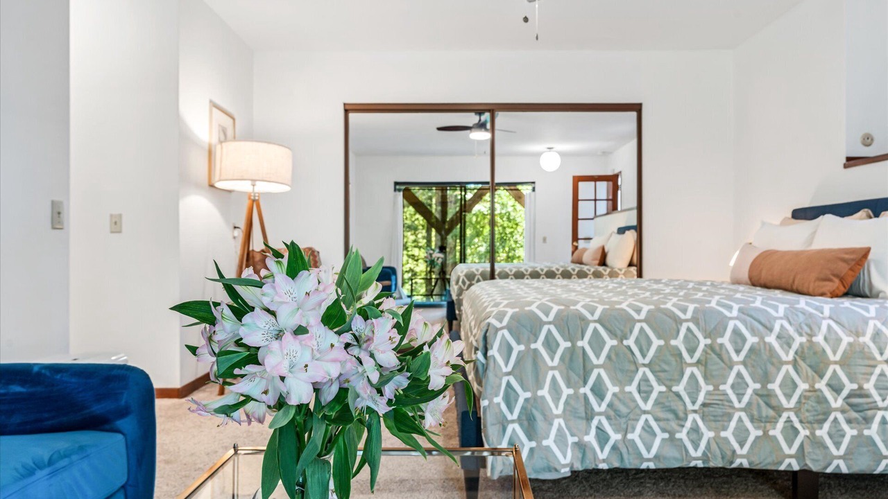 Photo of Bedroom in Guerneville