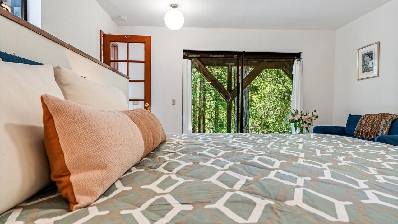 Photo of Bedroom in Guerneville