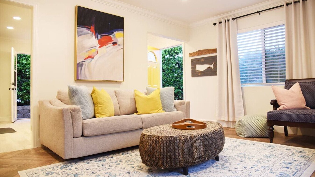 Photo of Livingroom in East Side Capistrano