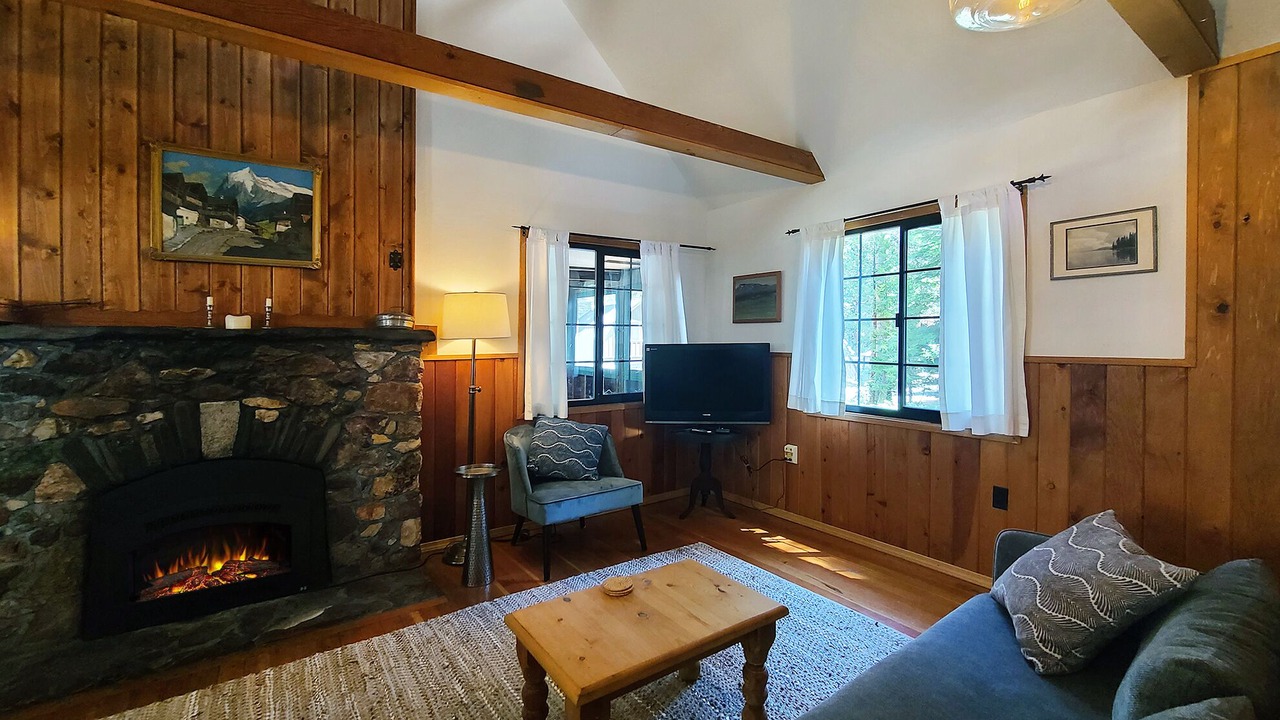 Photo of Livingroom in Tahoma