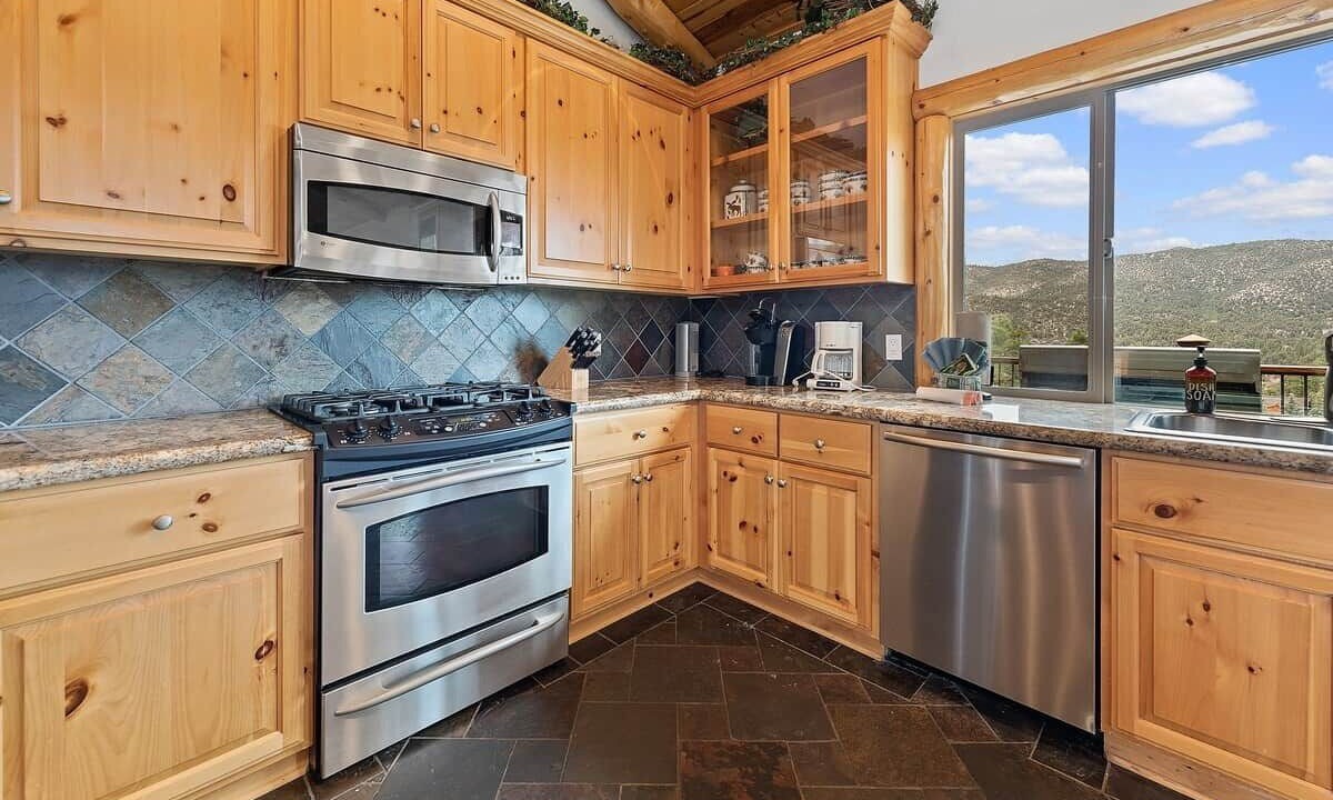 Photo of Kitchen in Castle Glen Estates