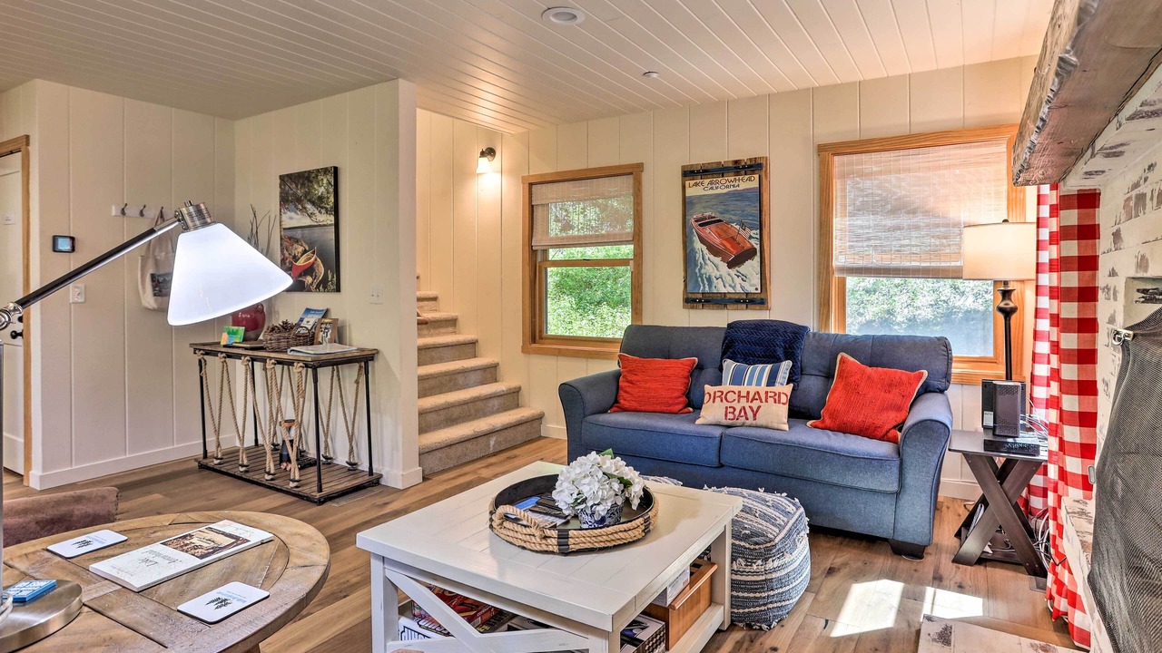 Photo of Livingroom in Cedar Glen