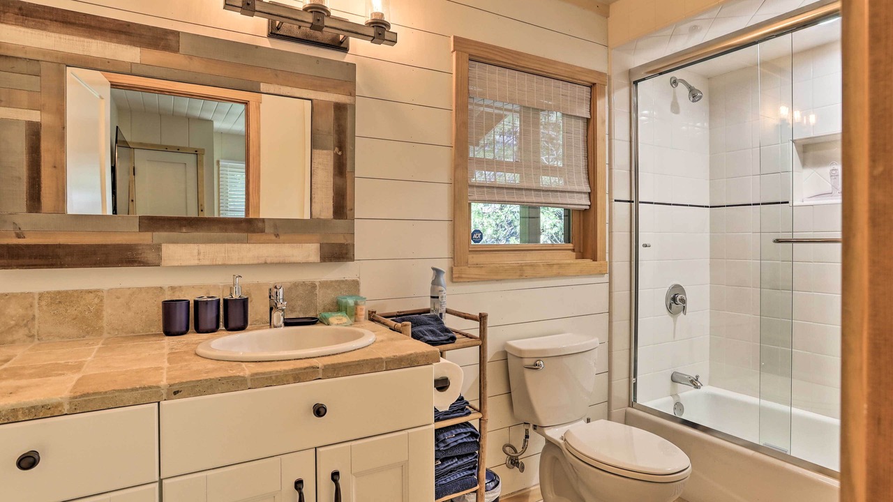 Photo of Bathroom in Cedar Glen