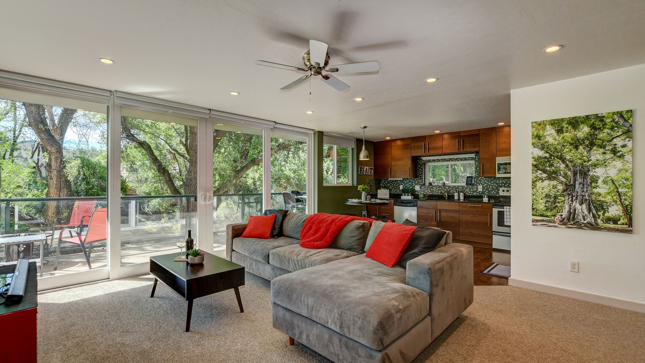 Photo of Livingroom in Diamond Valley