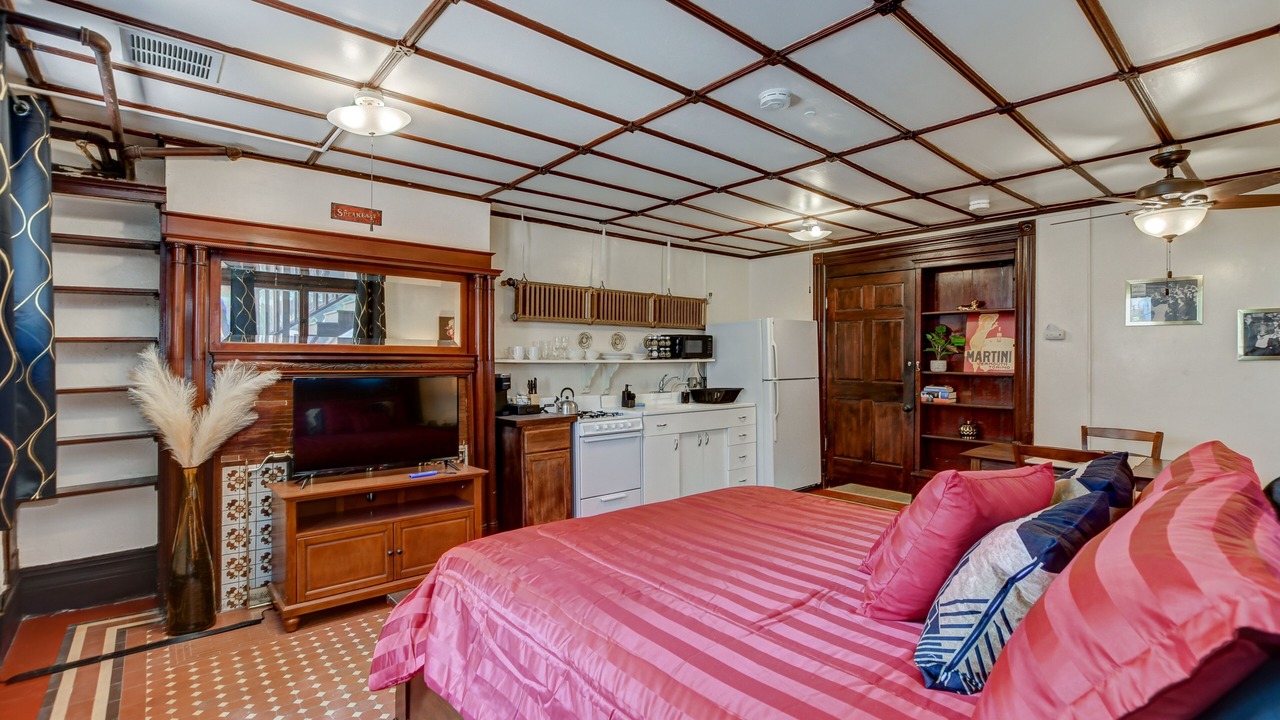 Photo of Bedroom in Nob Hill