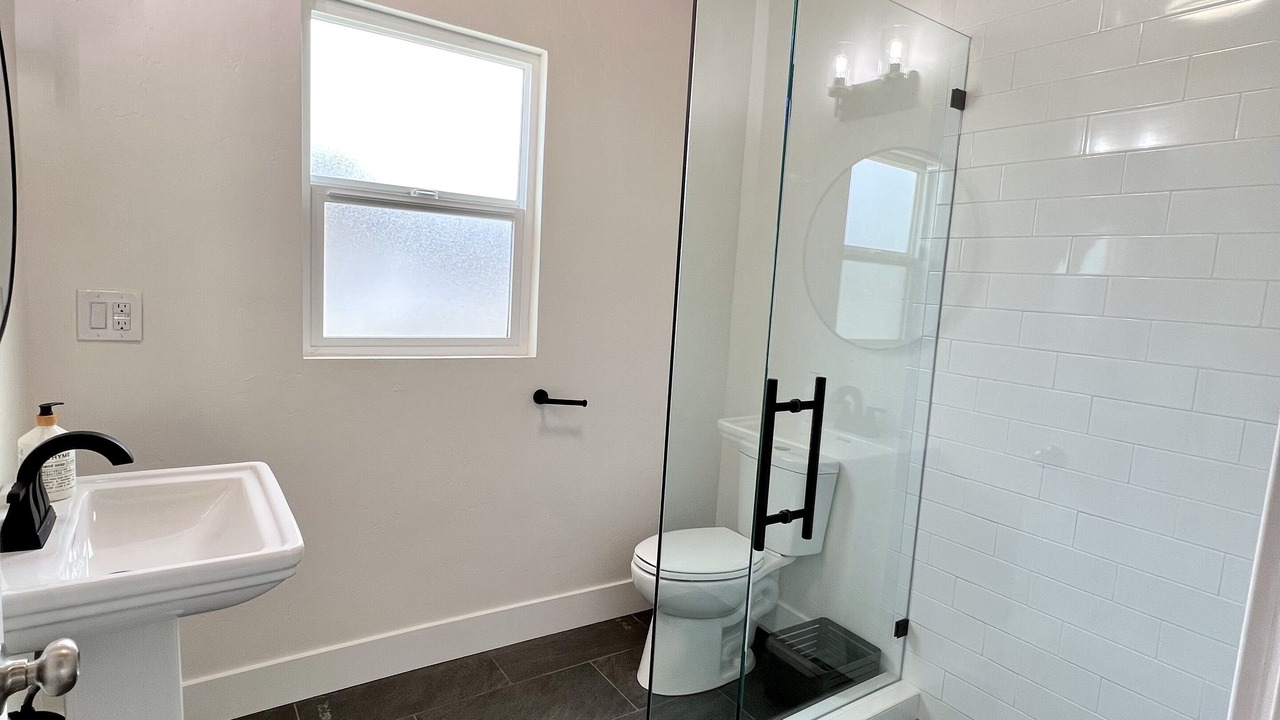 Photo of Bathroom in Raisin