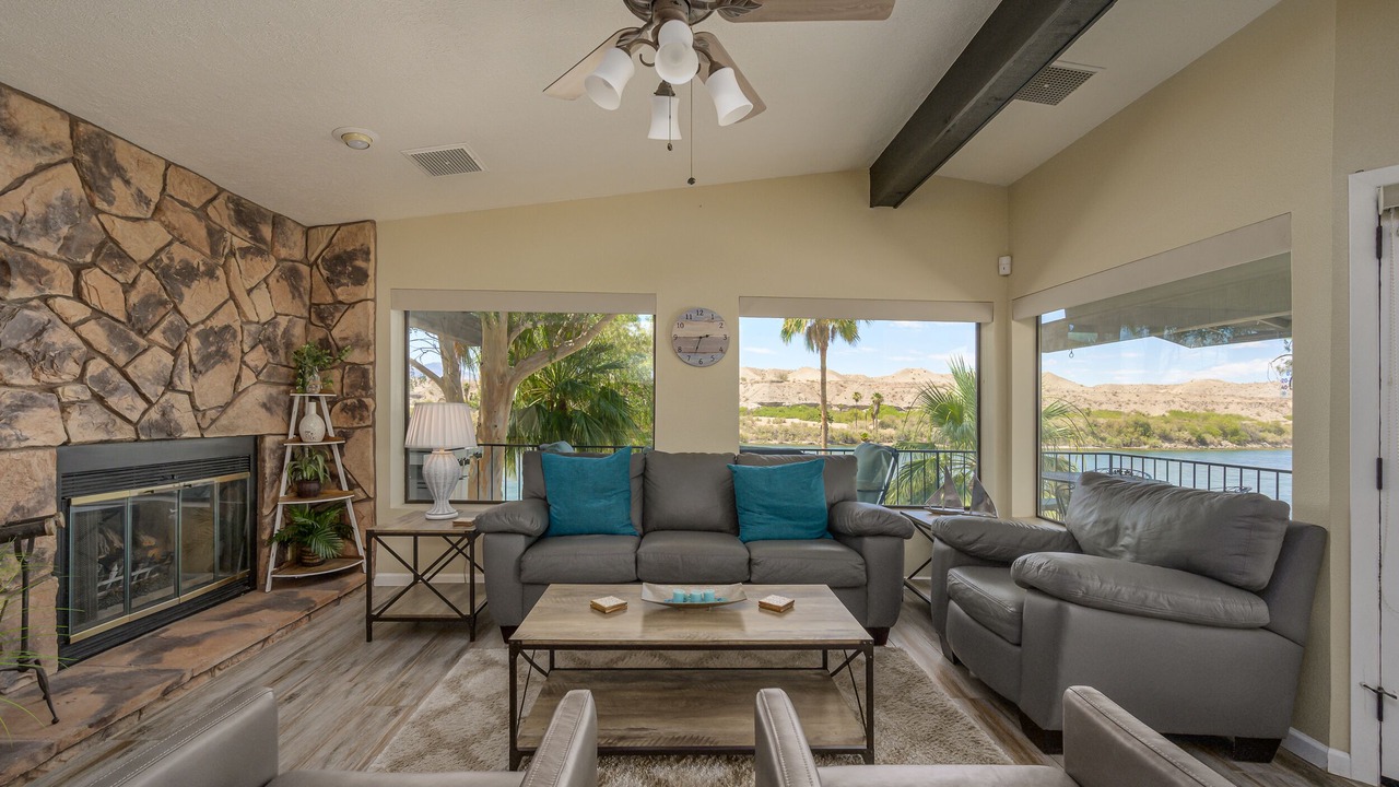 Photo of Livingroom in Bullhead City