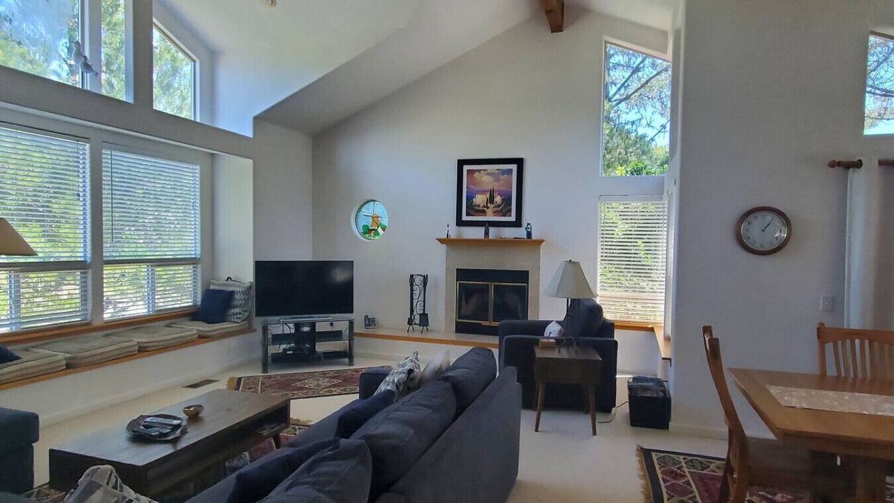 Photo of Livingroom in Marine Terrace