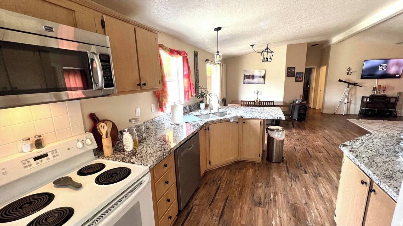Photo of Kitchen in Black Canyon City