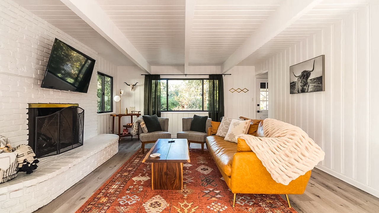 Photo of Livingroom in Cedar Glen
