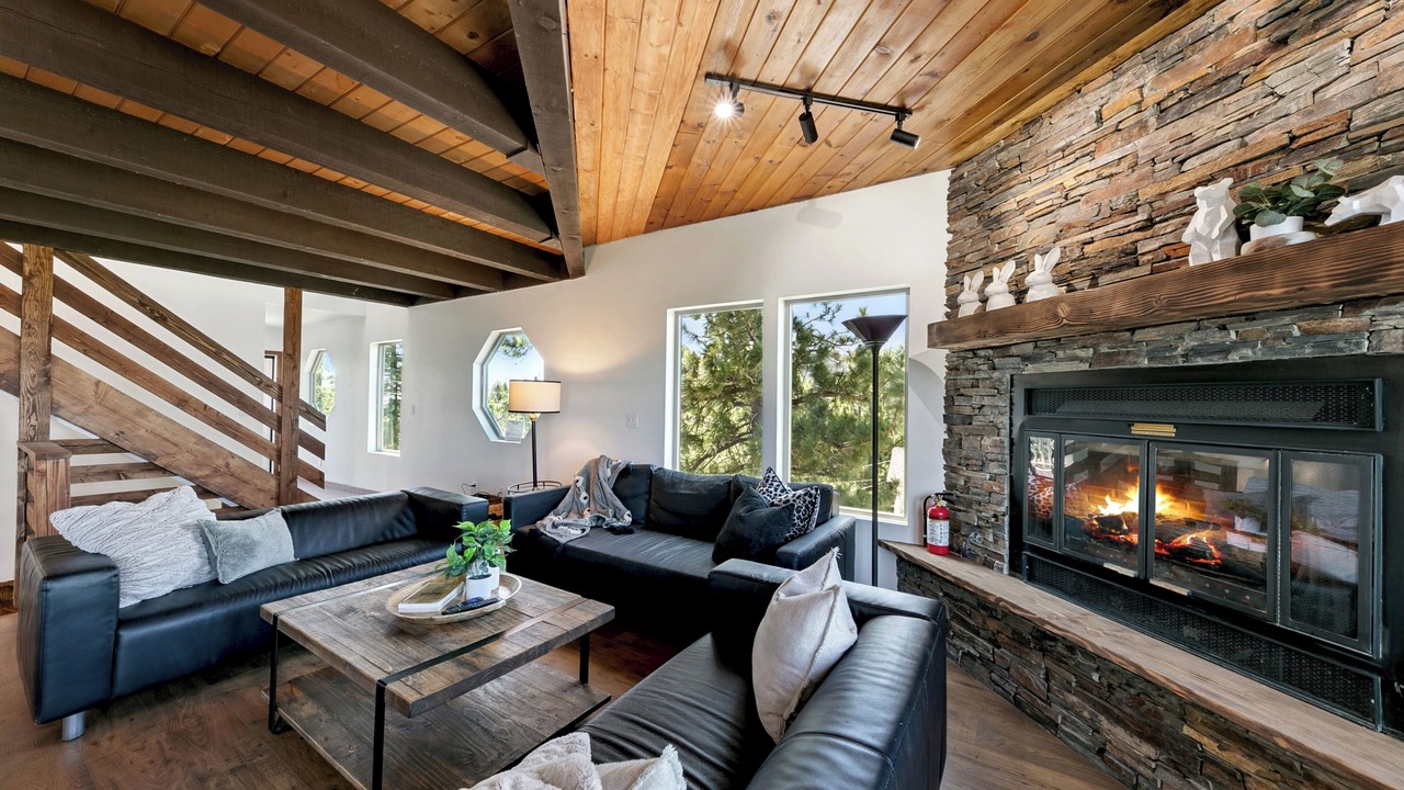 Photo of Livingroom in Tahoe Village