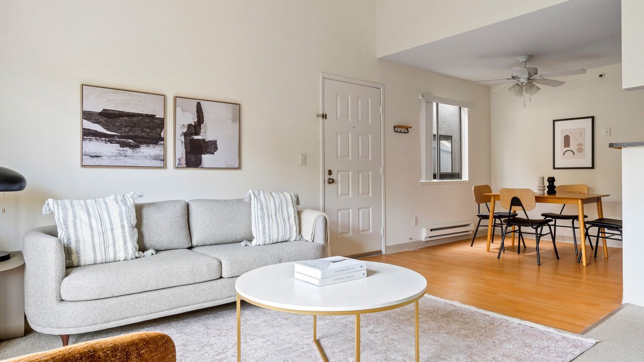 Photo of Livingroom in Shoreline West