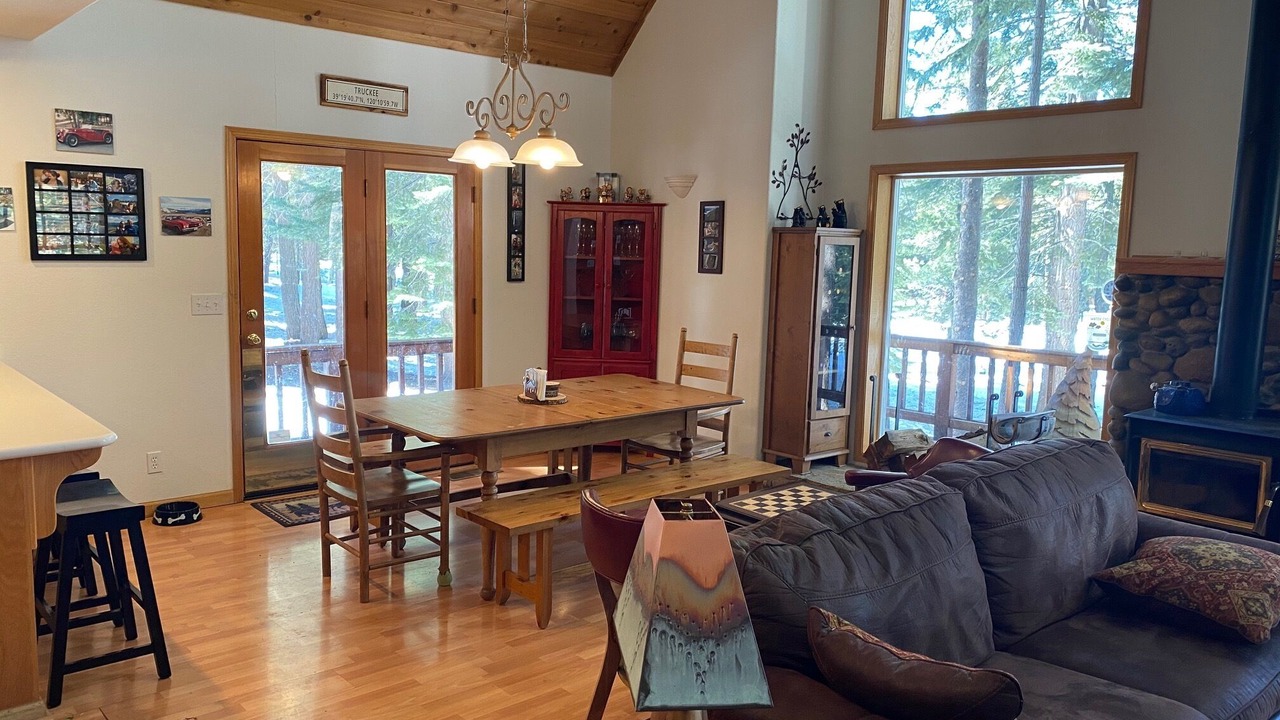 Photo of Livingroom in Truckee