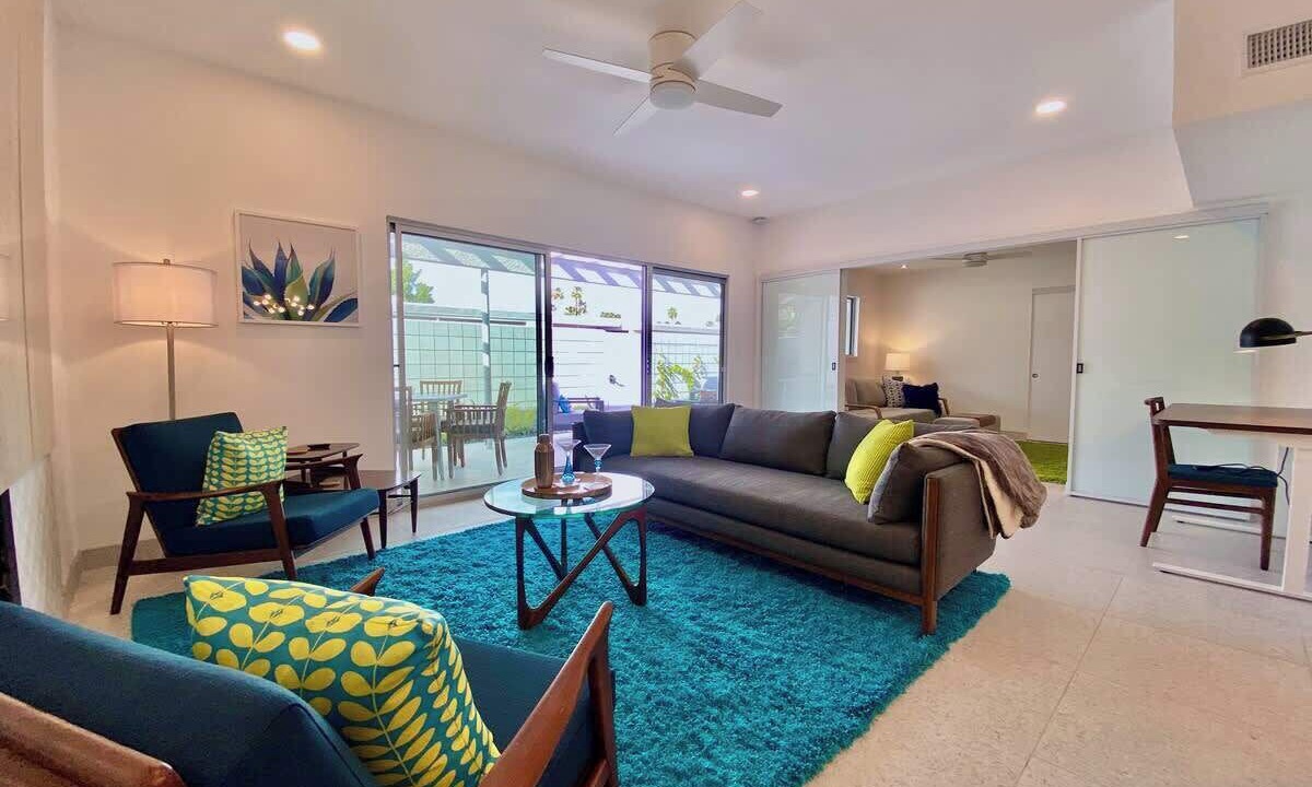 Photo of Livingroom in Canyon Corridor