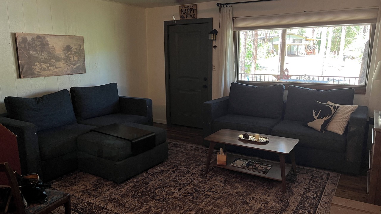 Photo of Livingroom in Oak Knoll Village