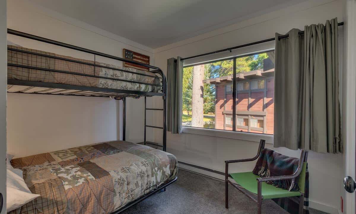 Photo of Bedroom in Tahoe Tavern