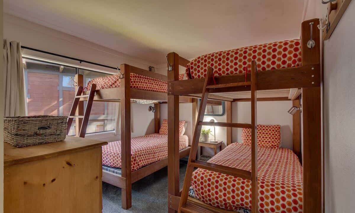 Photo of Bedroom in Tahoe Tavern