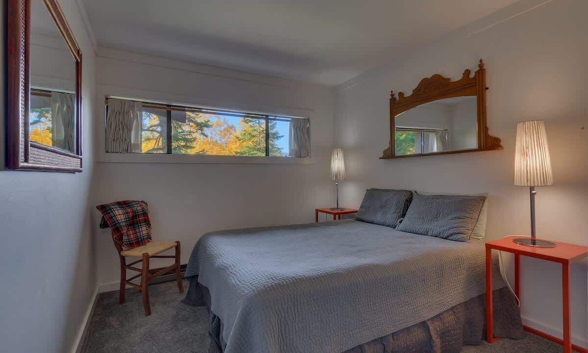 Photo of Bedroom in Tahoe Tavern