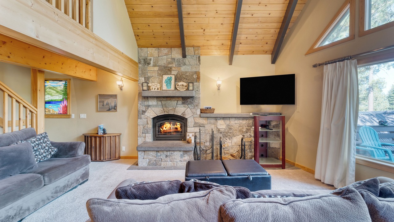 Photo of Livingroom in Tahoma