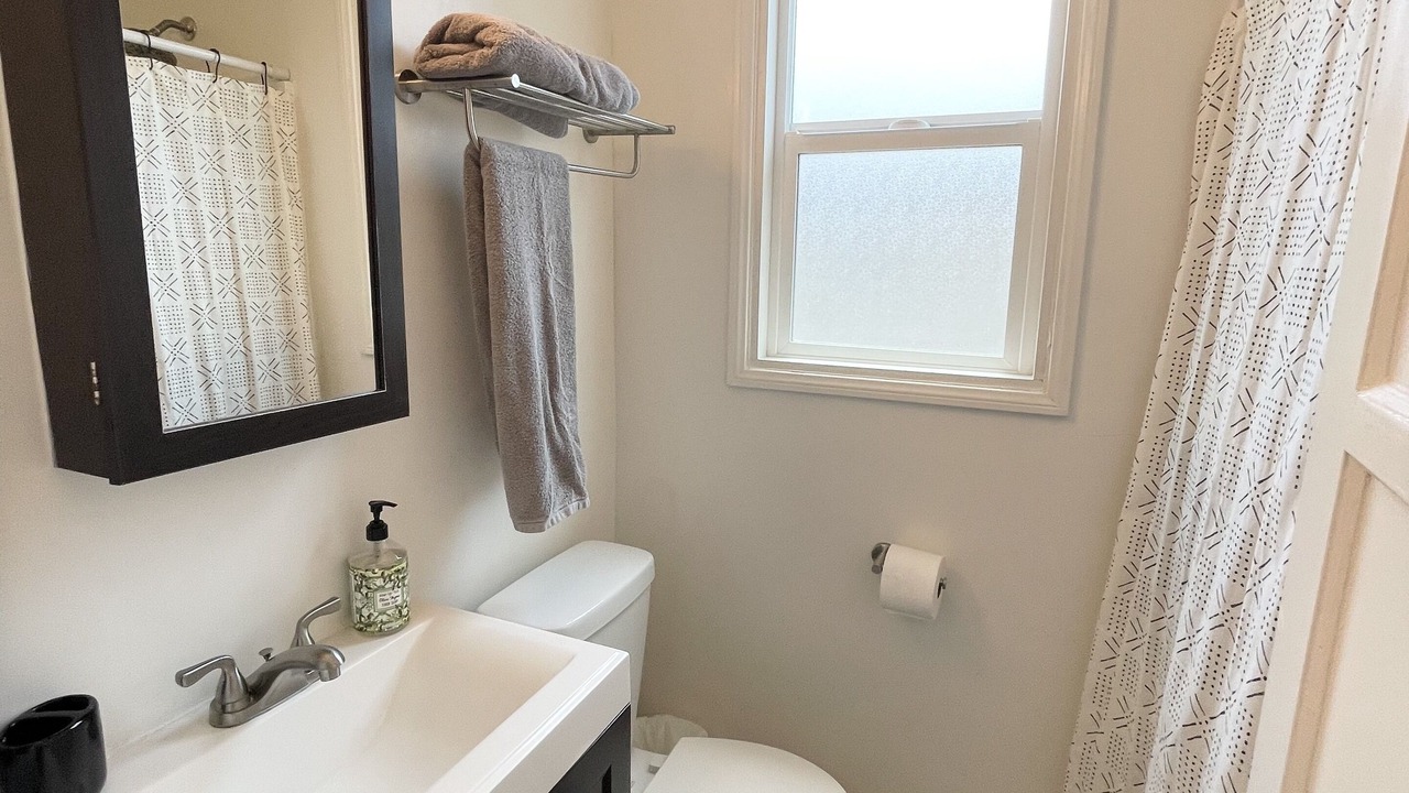 Photo of Bathroom in Bixby Knolls