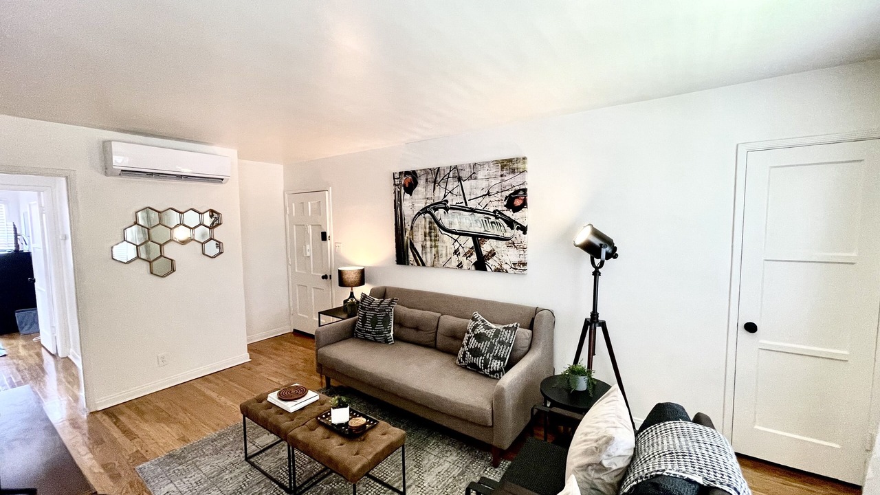 Photo of Livingroom in Bixby Knolls