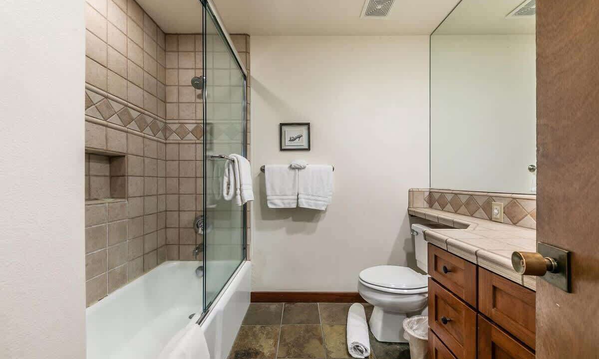 Photo of Bathroom in Tahoe Tavern