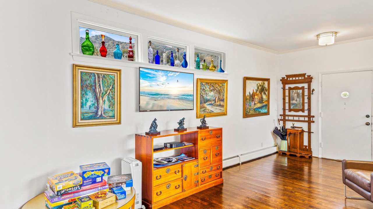Photo of Bedroom in Avalon
