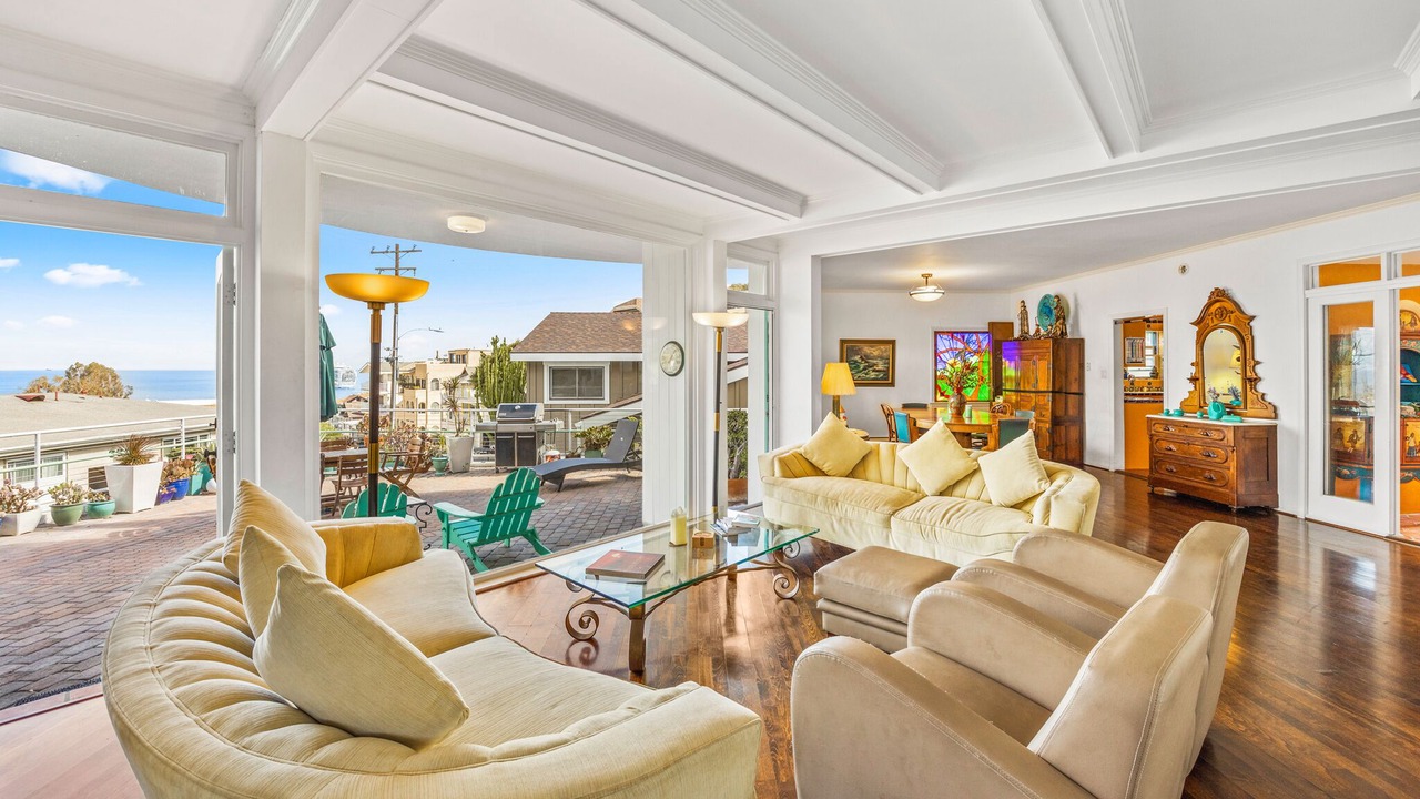Photo of Bedroom in Avalon