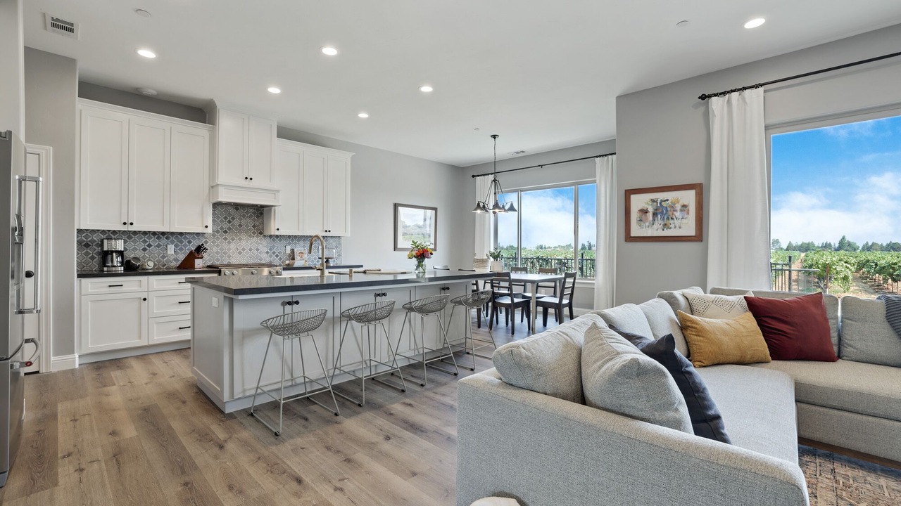 Photo of Livingroom in Acampo