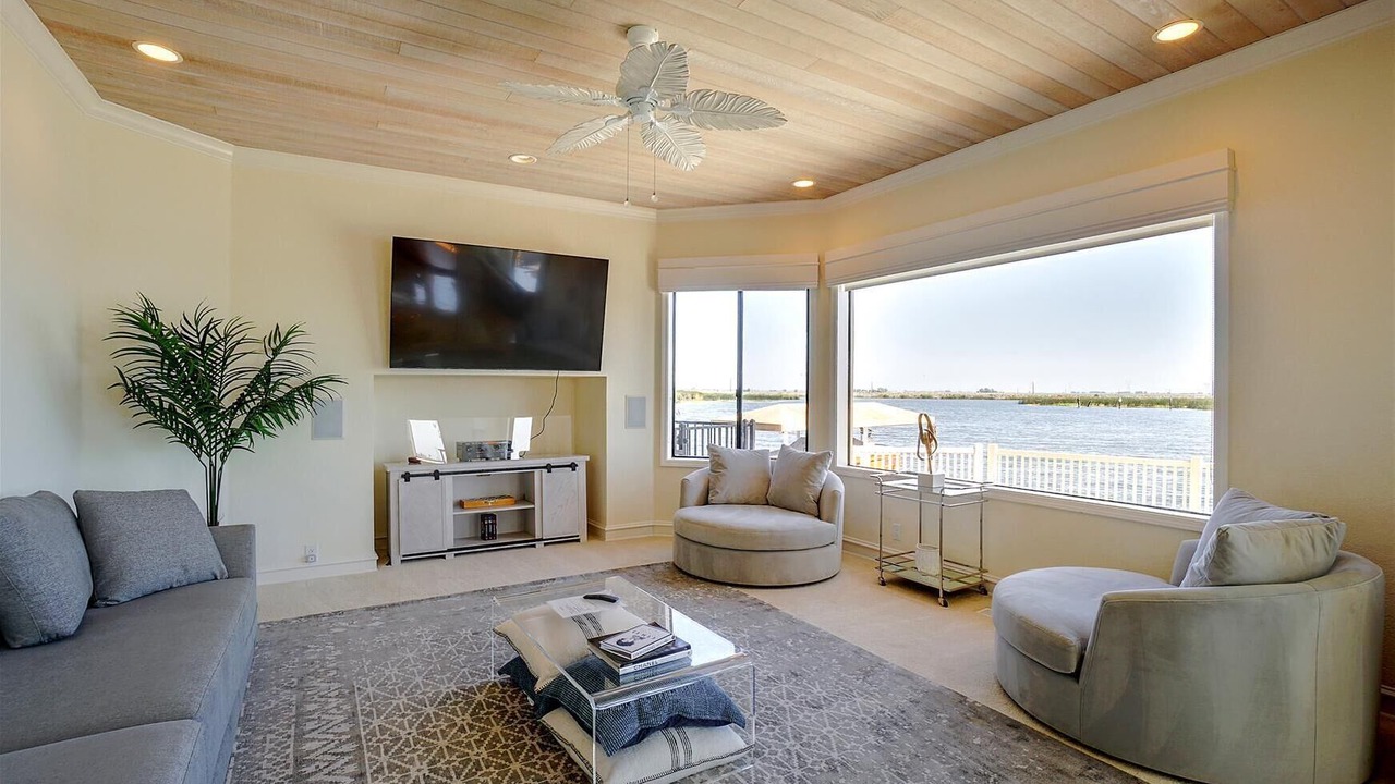 Photo of Livingroom in Discovery Bay