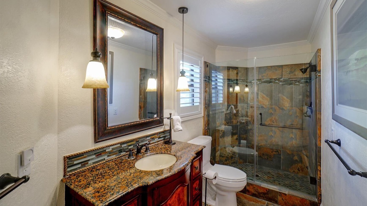 Photo of Bathroom in Discovery Bay