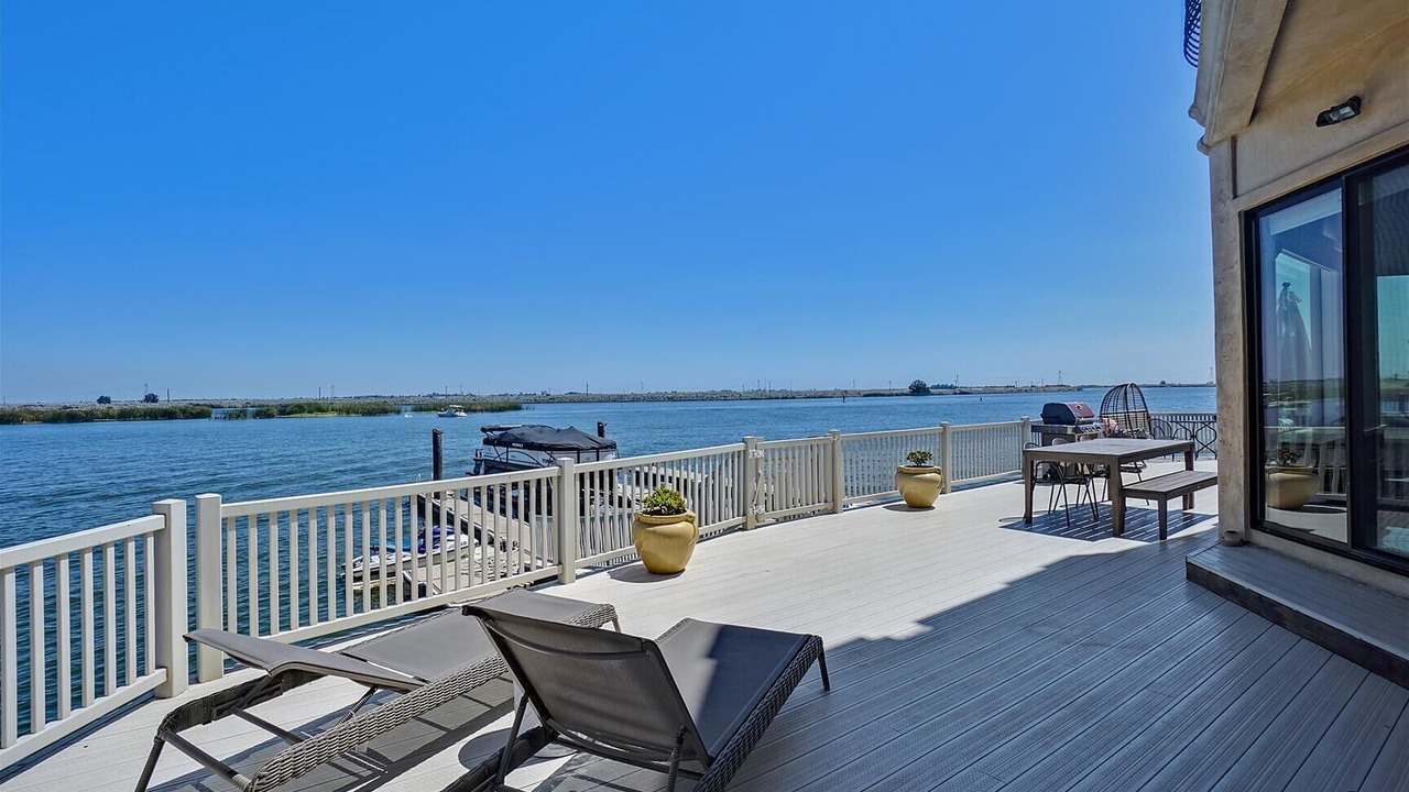 Photo of Patio Balcony in Discovery Bay