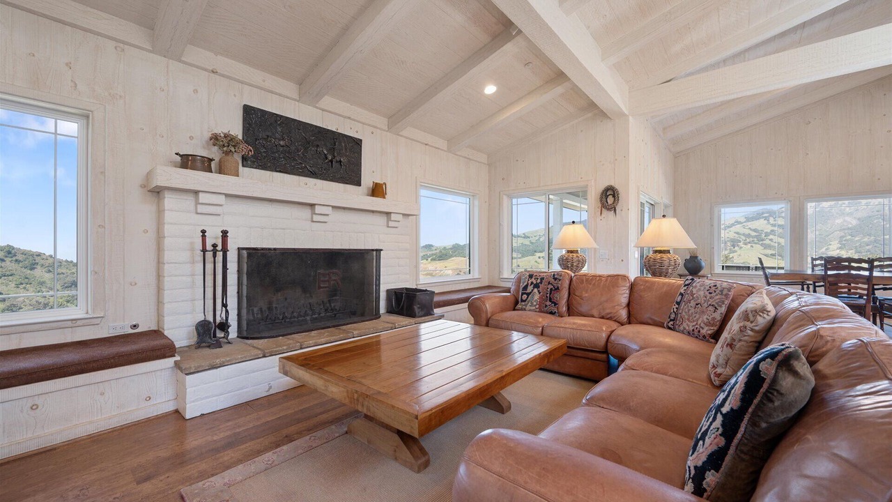 Photo of Livingroom in Cambria