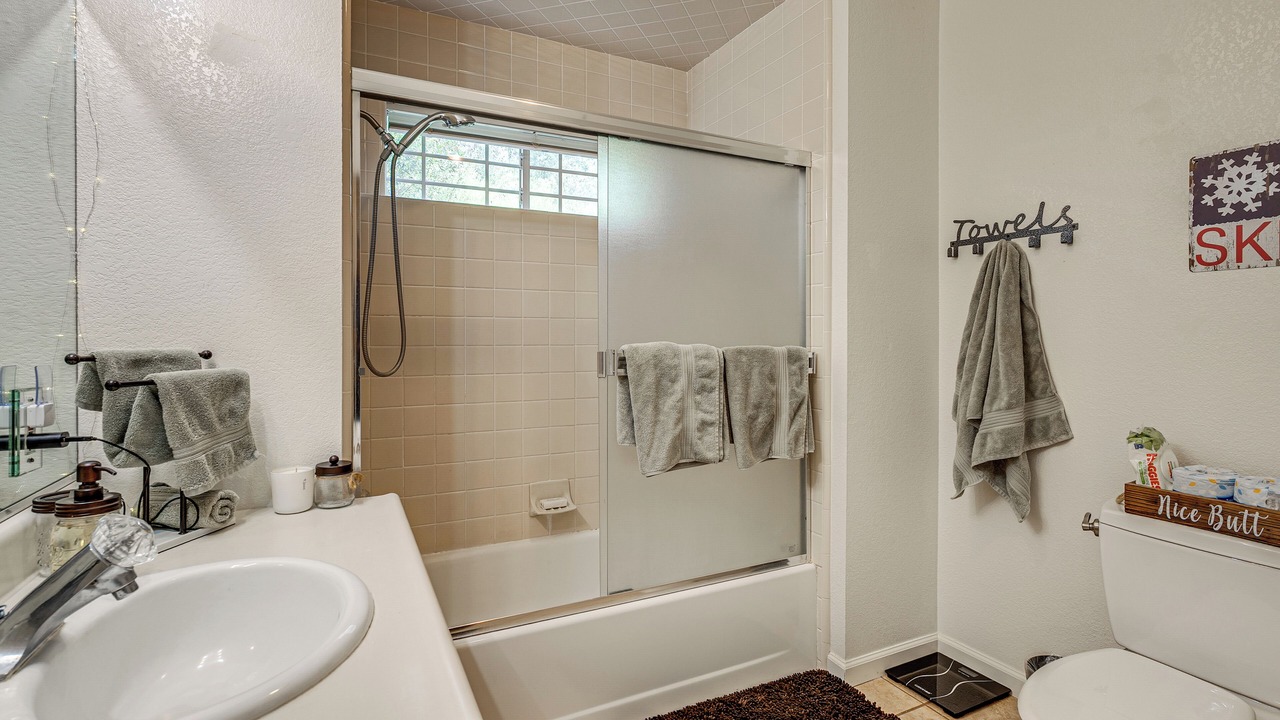 Photo of Bathroom in Applegate