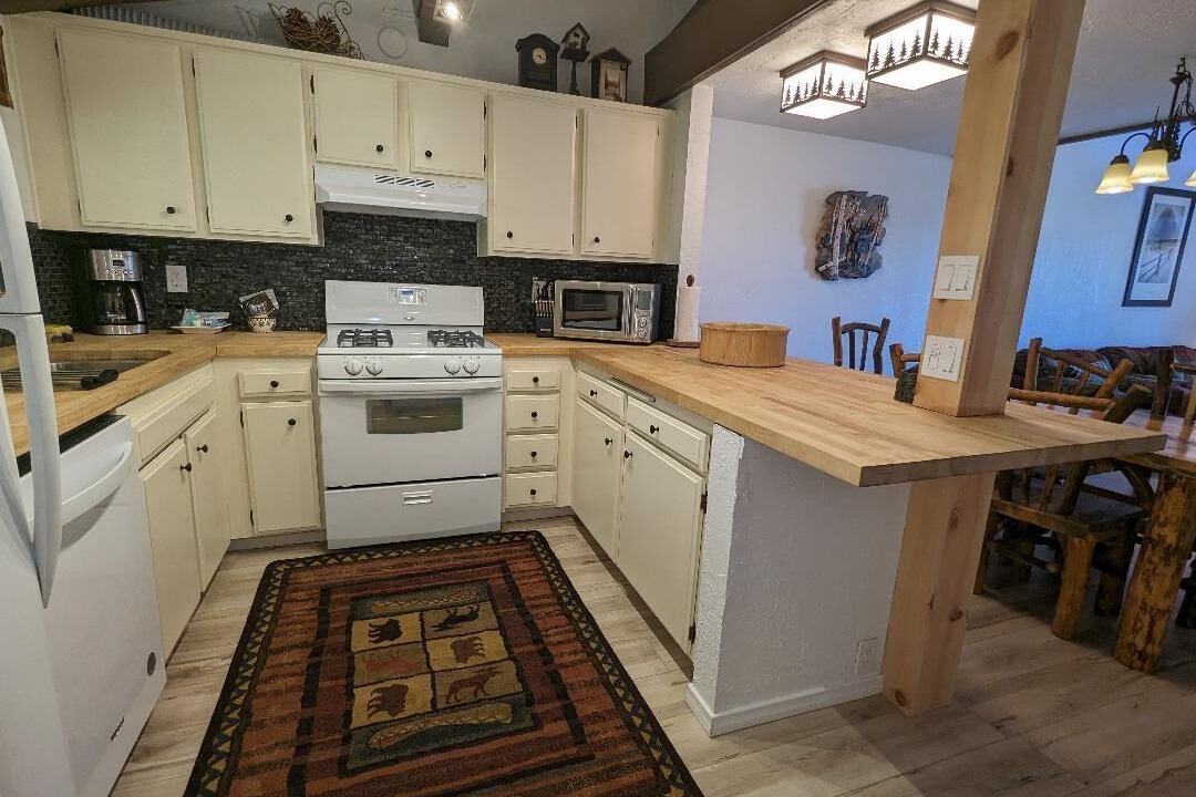 Photo of Kitchen in Big Bear Lake