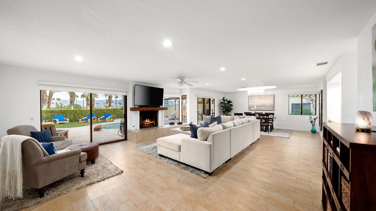 Photo of Livingroom in Palm Desert