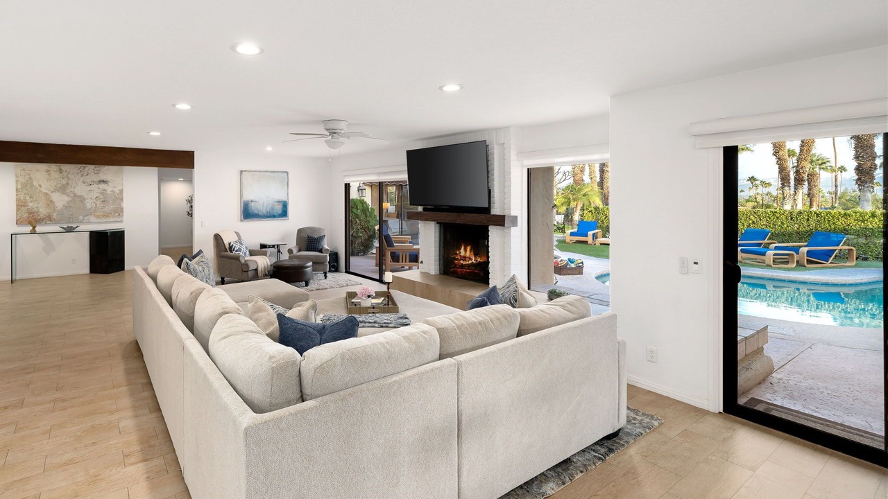 Photo of Livingroom in Palm Desert