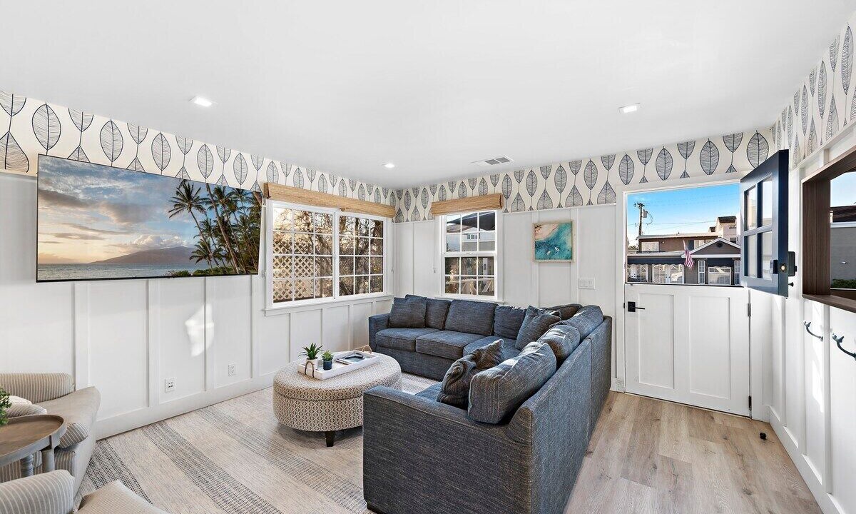 Photo of Livingroom in Corona del Mar