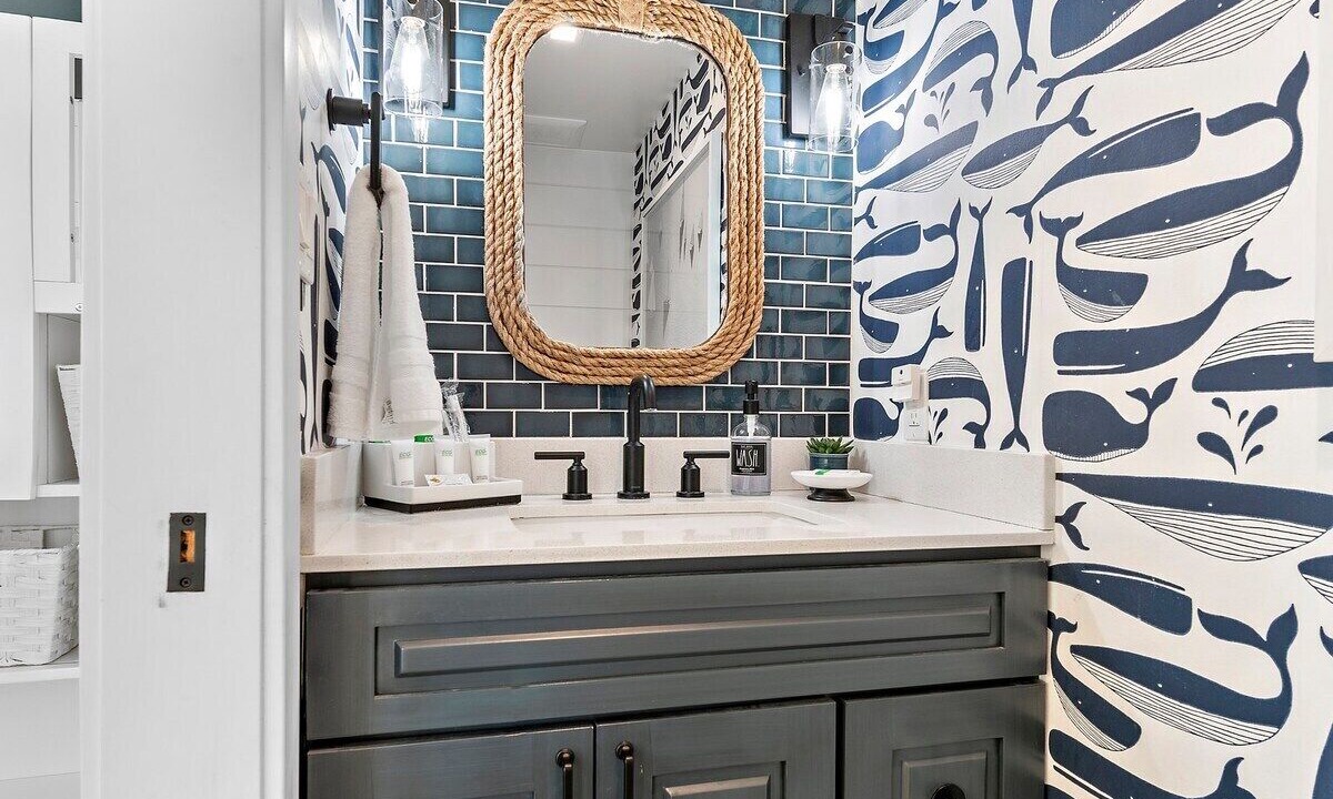 Photo of Bathroom in Corona del Mar